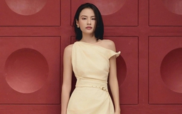 Diện đầm dài, khoác blazer chưa đủ, thêm thắt lưng mới thật sành điệu