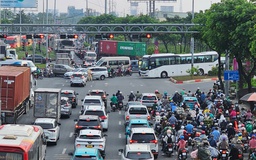 Cửa ngõ phía tây ùn ứ, người dân rời TP.HCM về quê nghỉ Tết Dương lịch 2026