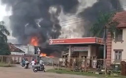 TP.HCM: Dập tắt vụ cháy sát cây xăng ở phường Hòa Lợi, không thiệt hại về người