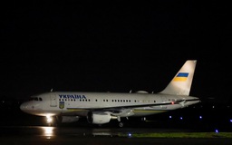 Nhóm UAV lạ suýt tiếp cận máy bay của Tổng thống Zelensky trên đường đến Ireland