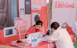 LG tiếp nhận sửa chữa hơn 2.000 thiết bị hư hại sau mưa lũ tại miền Trung