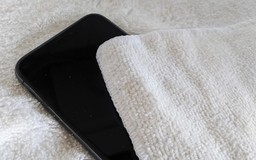 Sai lầm cần tránh khi vệ sinh smartphone