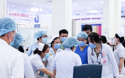 Tình hình sức khỏe 2 cô gái sống sót trong vụ cháy nhà ở TP.HCM ra sao?