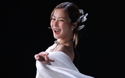 Lam Trường, Hương Tràm, Isaac... hội tụ cùng 'Việt Nam tinh hoa'