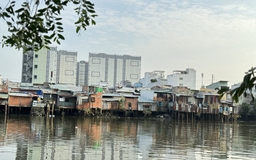 Vì sao giải tỏa nhà trên kênh rạch 'chậm dần đều'?