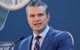 Bộ trưởng Chiến tranh Mỹ cứng rắn giữa khủng hoảng kép