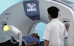 Nên sớm miễn viện phí cho bệnh nhân chạy thận, ung thư