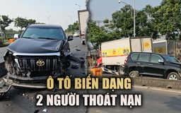 Ô tô 7 chỗ biến dạng sau va chạm với xe tải