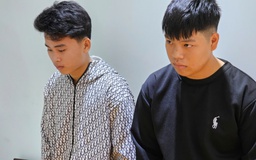 Côn đồ đánh người, đập điện thoại vì cho rằng nạn nhân ‘nhìn đểu’