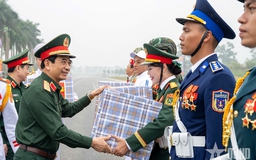 Đại tướng Phan Văn Giang: 'Vào bằng tàu hỏa, nhưng khi ra phải cho anh em đi máy bay'
