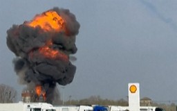 Hai máy bay quân sự Pháp đâm nhau trên không