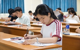 Vượt trăm cây số, thức khuya ôn thi tranh suất vào ĐH