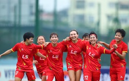 Quả bóng vàng nữ Thùy Trang và Chelsea Lê bùng nổ, đội nữ TP.HCM thắng đậm