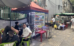 Người Hồi giáo ở TP.HCM kết thúc tháng Ramadan, nuối tiếc thời gian trôi qua nhanh