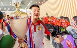 Nhà vô địch trở về, ngập tràn niềm vui và tiếng cười!