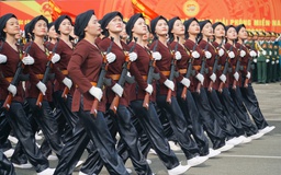 Rạng rỡ những 'bóng hồng' tại buổi hợp luyện diễu binh, diễu hành cho đại lễ 30.4