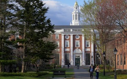 Đại học Harvard 'quyết đấu' Tổng thống Trump