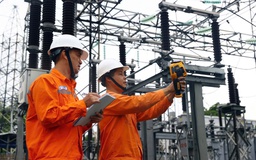 Kéo điện về buôn - hành trình đầy ý nghĩa
