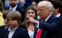 Tỷ lệ ủng hộ ông Trump xuống mức thấp nhất kể từ khi trở lại Nhà Trắng