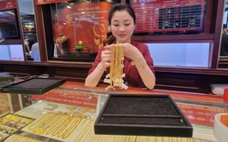 Giá vàng có thể giảm thêm cả chục triệu đồng mỗi lượng?