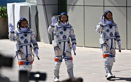 Trung Quốc đưa 3 phi hành gia lên trạm không gian Thiên Cung