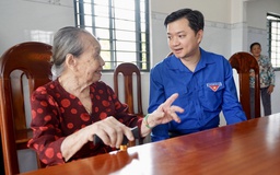 Bí thư T.Ư Đoàn thăm các Mẹ Việt Nam anh hùng tại Tây Ninh