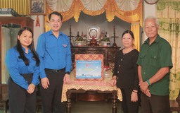 Trung ương Đoàn thăm Bà mẹ Việt Nam anh hùng, cựu du kích tại Quảng Trị