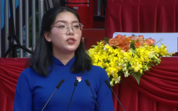 Cô gái phát biểu 'rất chất' tại lễ 50 năm đất nước thống nhất