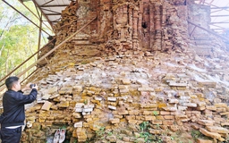 Hồi sinh những tháp cổ hoang phế cuối cùng ở Mỹ Sơn