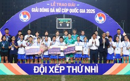 Phó chủ tịch Tập đoàn T&T Đỗ Vinh Quang thưởng nóng 500 triệu cho CLB nữ Thái Nguyên 