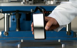 Các nhà sản xuất điện thoại đang từ bỏ Gorilla Glass