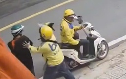 TP.HCM: Tài xế công nghệ cầm nón bảo hiểm tấn công hành khách