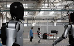 Trung Quốc đẩy mạnh robot tích hợp AI cho hoạt động sản xuất