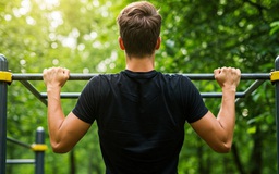 Vì sao nam giới nên hít xà đơn mỗi ngày nếu không thể đến phòng gym?