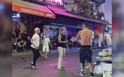 Làm rõ vụ vây đánh người nước ngoài ở phố Bùi Viện