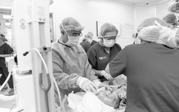 Hiếm gặp: Thai nhi mang khối u quái to gấp đôi cơ thể