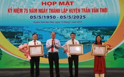 Cà Mau mừng sinh nhật Bác và kỷ niệm 75 năm thành lập H.Trần Văn Thời