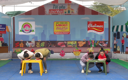 Khuấy động chợ Mường Ảng cùng Quang Thắng và tiểu thương