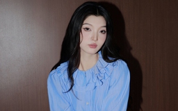 Tỏa sáng ngày hè với trang phục gam màu xanh mát lạnh