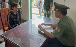 Tiếp nhận công dân do Campuchia trao trả, phát hiện nghi phạm giết người bị truy nã