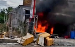 Cà Mau: Cháy kho chứa bia, nước ngọt