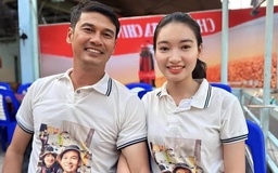 Tiết Cương đón con đầu lòng ở tuổi 52