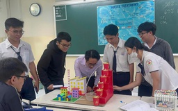 Bí quyết ôn thi tốt nghiệp THPT đạt điểm cao: Thực tiễn từ kiến thức hóa học