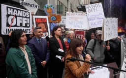 Nhà Trắng gây sức ép với các 'thành phố trú ẩn'