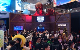 Người chơi 'phát cuồng' với Attack On Titan tại booth PUBG Mobile
