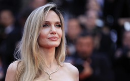 Angelina Jolie tâm sự về nỗi đau mất mẹ