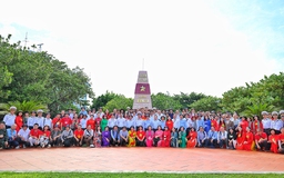 Hành trình đặc biệt của 100 nhà báo tới Trường Sa