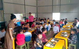 Xây nhà ăn cho học sinh trường vùng biên cương
