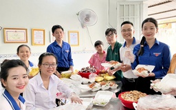 Nhóm thiện nguyện của nam điều dưỡng miền Tây