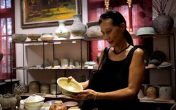 Loan Sicre de Fontbrune: Đem nghệ thuật Việt vào kinh đô ánh sáng
